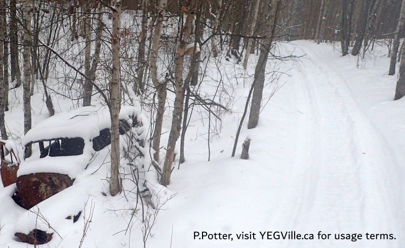 Final resting place of a vehicle along dump road, 2017-03-11, Bilby NA, P. Potter.