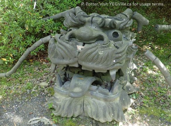 A statue dedicated to marital harmony, Kōdai ji’s Zen gardens, 2026-04-17, P. Potter.